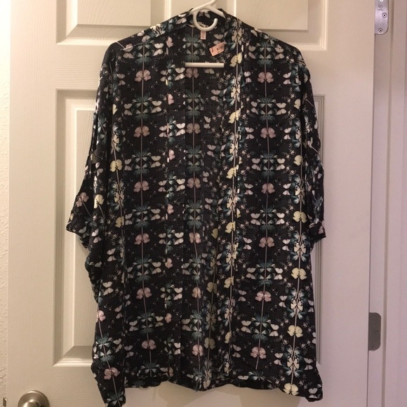 💖 Victoria Secret Kimino - Picture 2 of 5